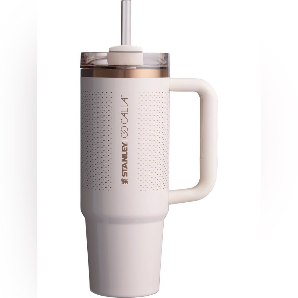 Stanley x Calia - 40oz Flowstate Quencher H2.0 Tumbler. Color: (Oat Milk) *NEW*